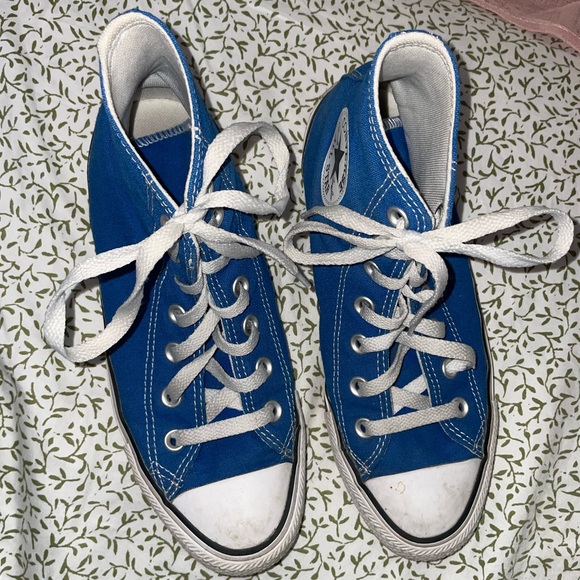 Chuck Taylor All Star Canvas (Unisex High Top Shoe) - Picture 2 of 6